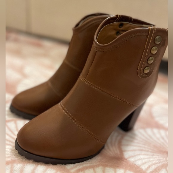 Boots | Comfortable | Size 7 - Picture 4 of 5